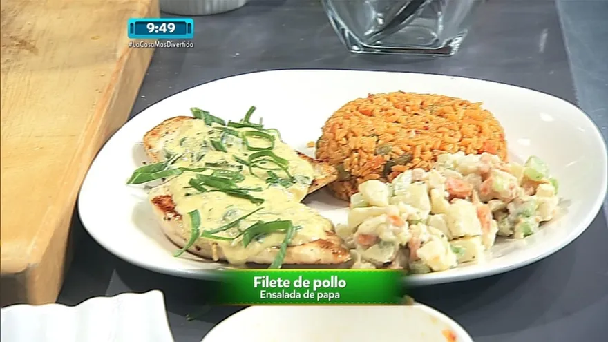 Filete de pollo y ensalada de papas