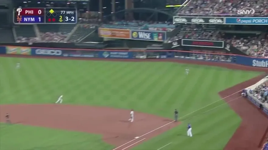 Cuadrangular de pierna del panameño Rubén 'Roockie' Tejada