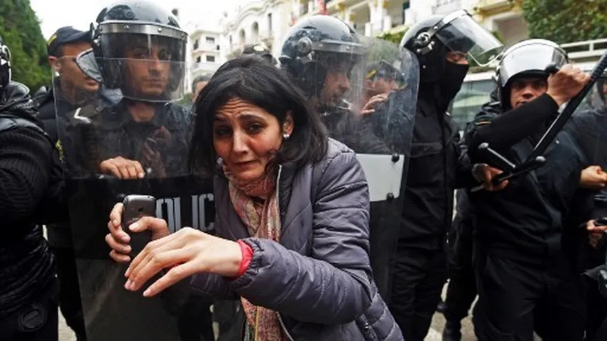 Túnez celebra el séptimo aniversario de una revolución inacabada