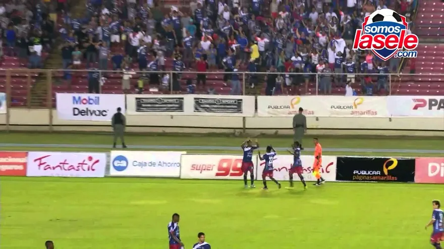 Gol de Víctor Barrera del Plaza Amador sobre Tauro FC