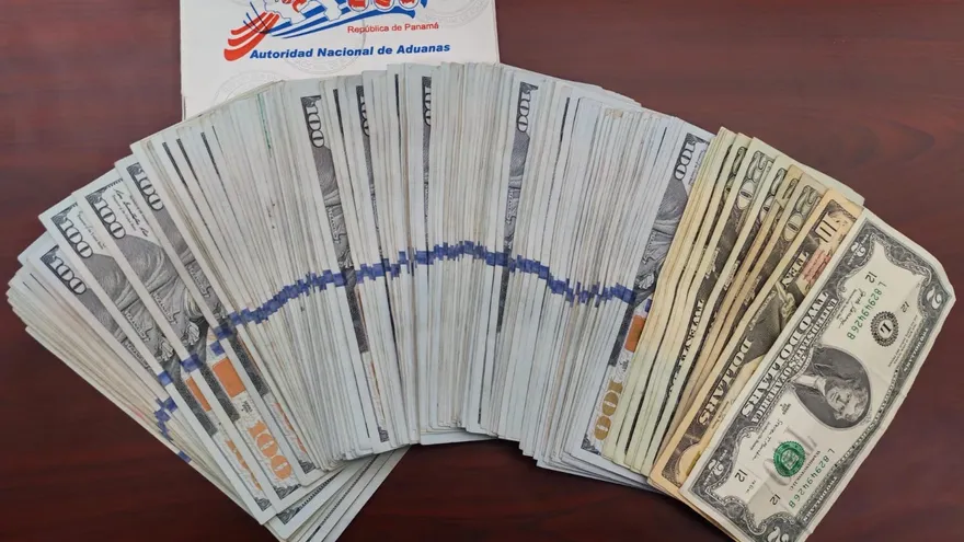 Aduanas retiene $19 mil dólares a pasajero en Panamá Pacífico