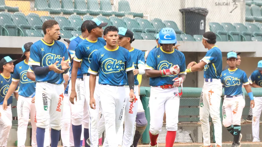 Peloteros de la novena de Colón en pretemporada