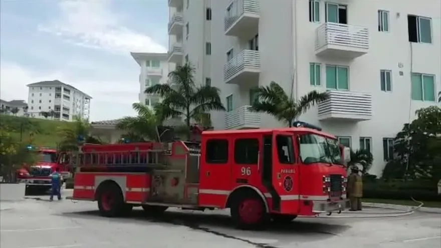 Incendio afecta apartamento en Antón