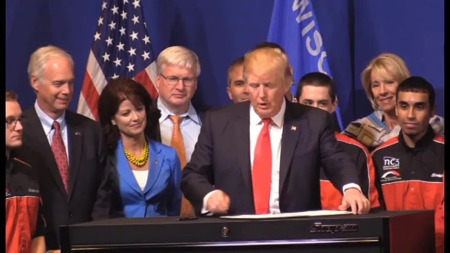 El Congreso de EEUU solicita al FBI todos los documentos de Comey sobre Trump