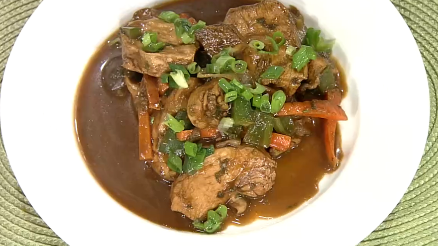 Pechuga de pollo con vegetales salteados