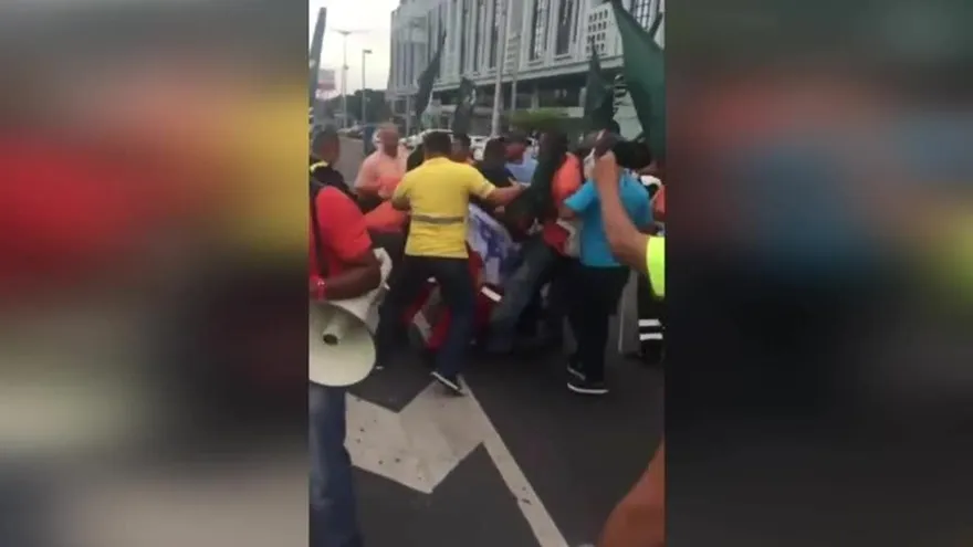 Por cierre de vía, retienen a trabajadores de Panama Ports