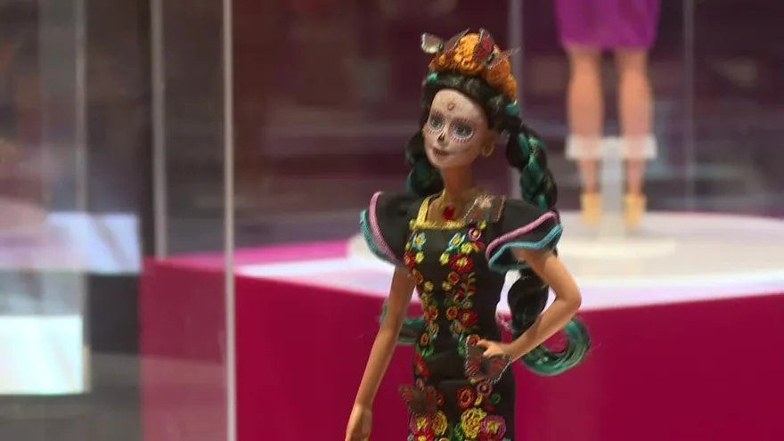 Presentan en México Barbie edición especial de Día de Muertos