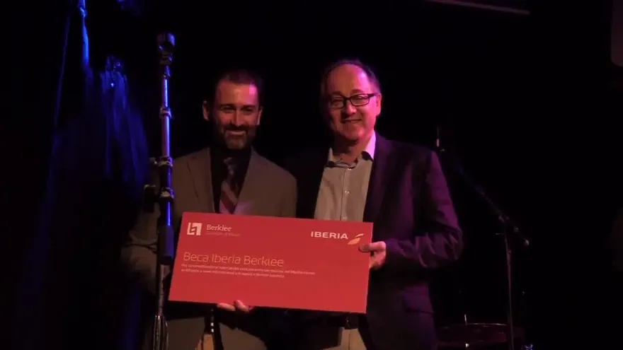 Un concierto mediterráneo da la bienvenida a un nuevo avión de Iberia en Nueva York