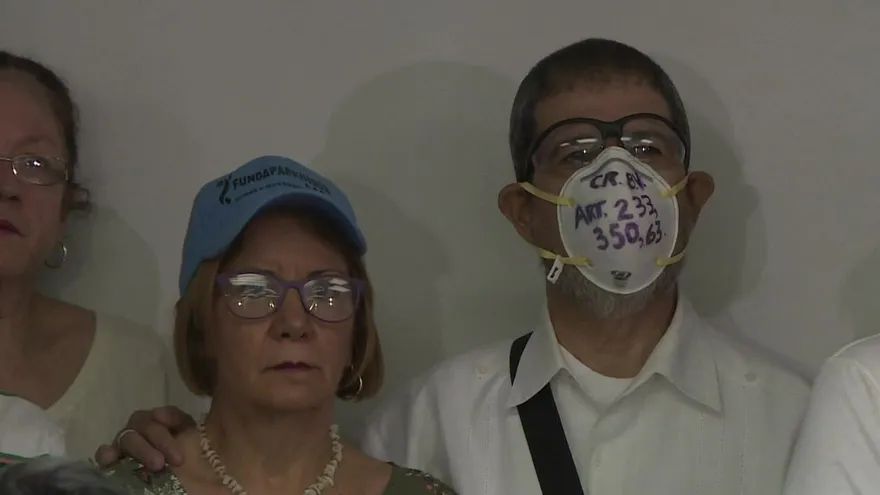 Pacientes crónicos venezolanos ven lejana ayuda humanitaria