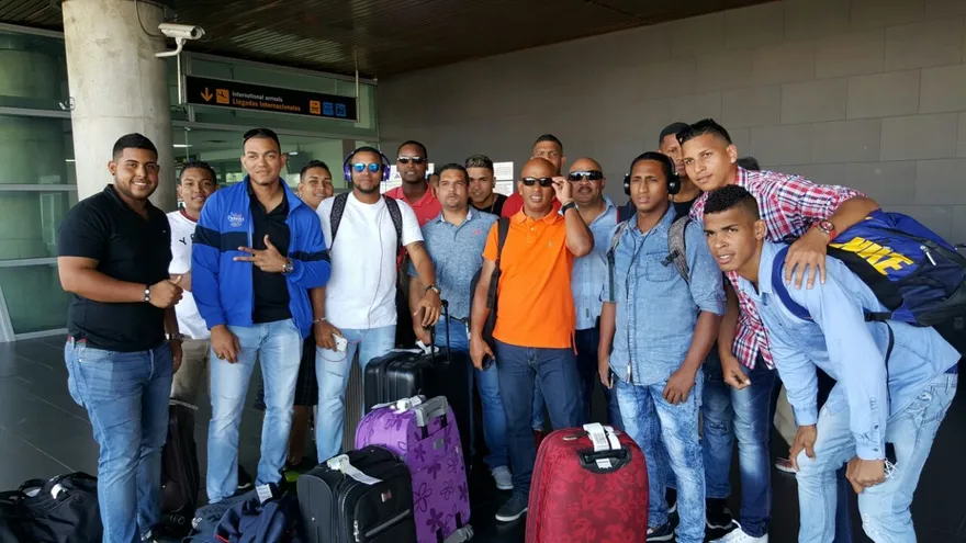 Primer grupo de Panamá Metro a su llegada al Aeropuerto Internacional Rafael Núñez en Cartagena