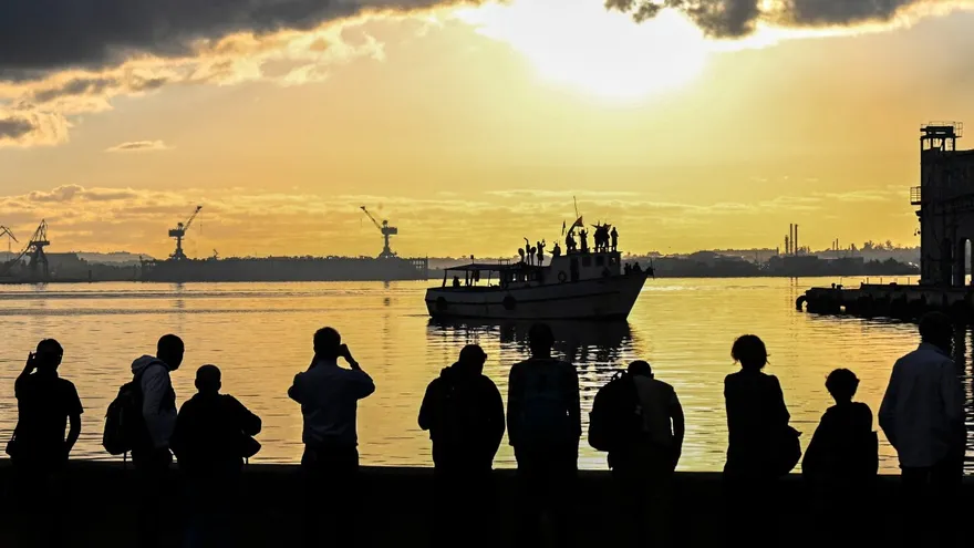 Paradero de veleros con ayuda a Cuba continúa incierto tras informe de EEUU