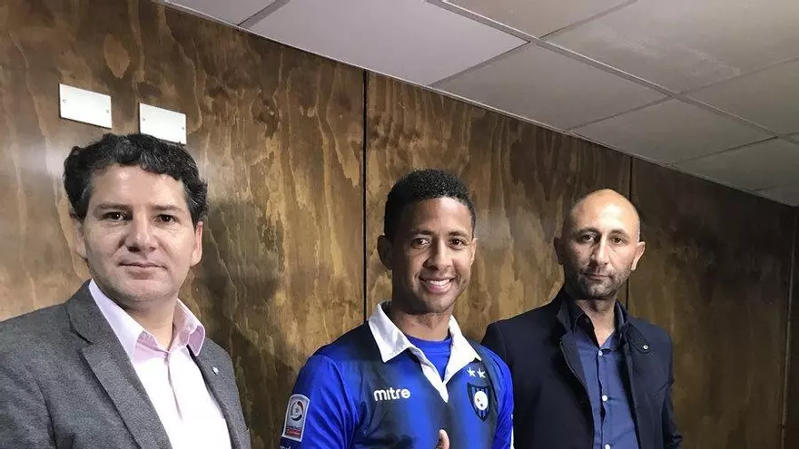 Gabriel Torres presentado de manera oficial con Huachipato