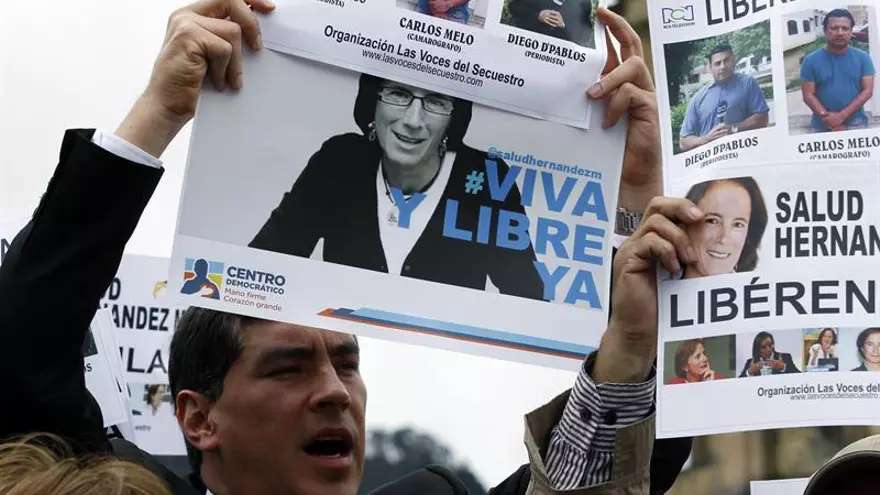 Manifestación para exigir la liberación de la periodista española Salud Hernández y los corresponsales de Noticias RCN Diego D'Pablos y Carlos Melo desaparecidos en el noreste de Colombia.