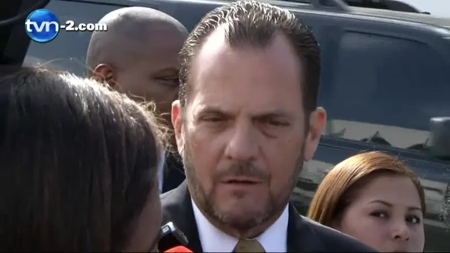 Humbert asume el cargo y afirma que “la Contraloría hoy cambia drásticamente”