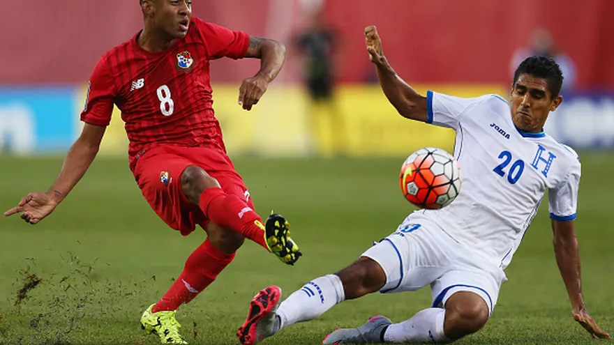 Gabriel Torres (i) está con la polvora encendida.