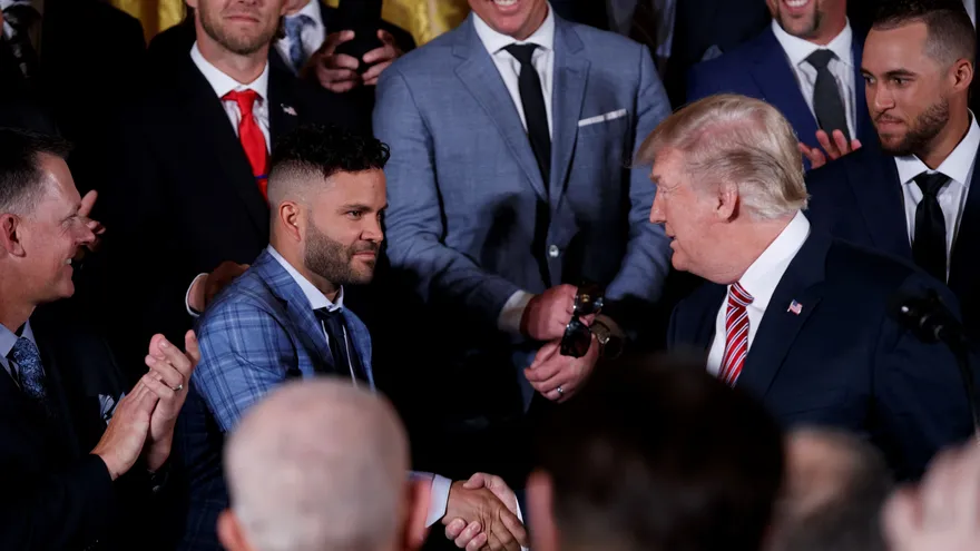 El extraño encuentro entre Trump y Altuve marca la recepción de los Astros