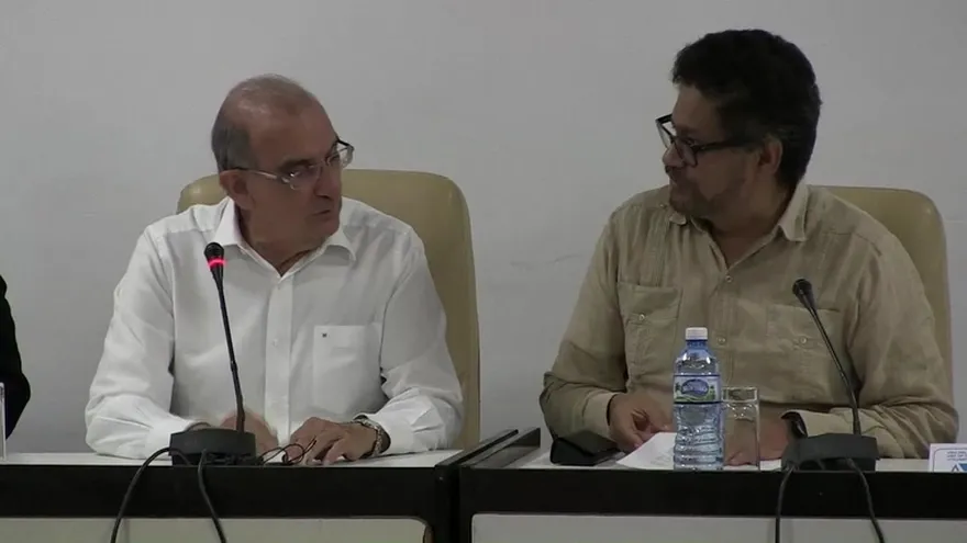 FARC y Bogotá incorporan ajustes para salvar pacto de paz