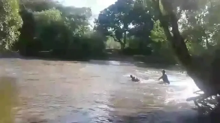 Dos personas casi mueren arrastradas por un río en Veraguas