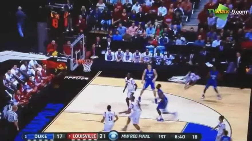 Jugador se fractura una pierna en partido con Louisville