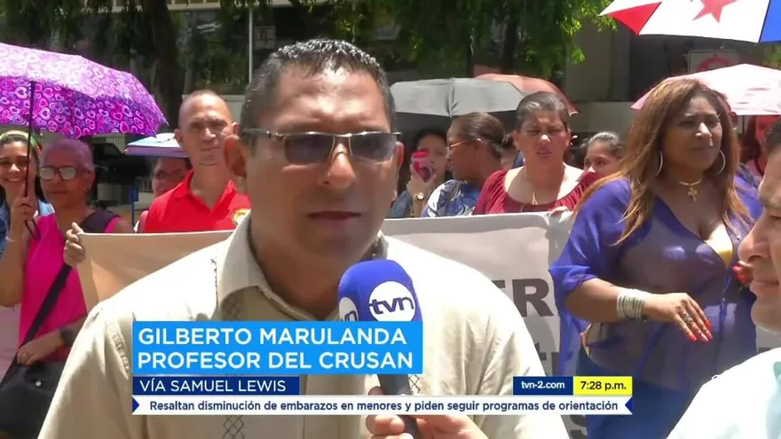 Panameños se unen a protesta por el medio ambiente
