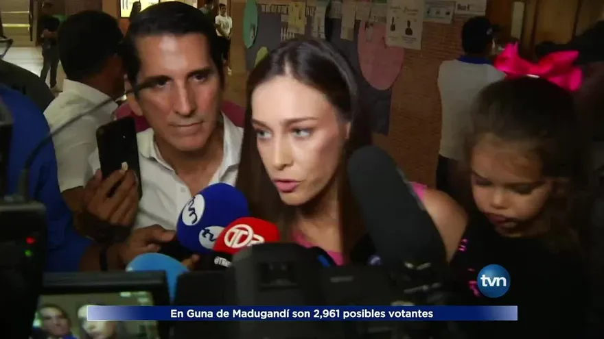 Esposa de Rómulo Roux cuestiona la falta de condiciones políticas para las mujeres