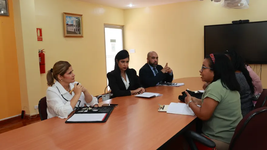 Reunión de autoridades de la Senniaf y el colegio