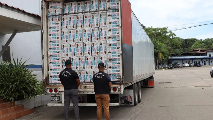 Cargamento de cigarrillos procedente de la Zona Libre es interceptado rumbo a El Salvador.