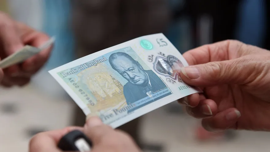 Winston Churchill en un billete de cinco libras esterlinas. Inglaterra.
