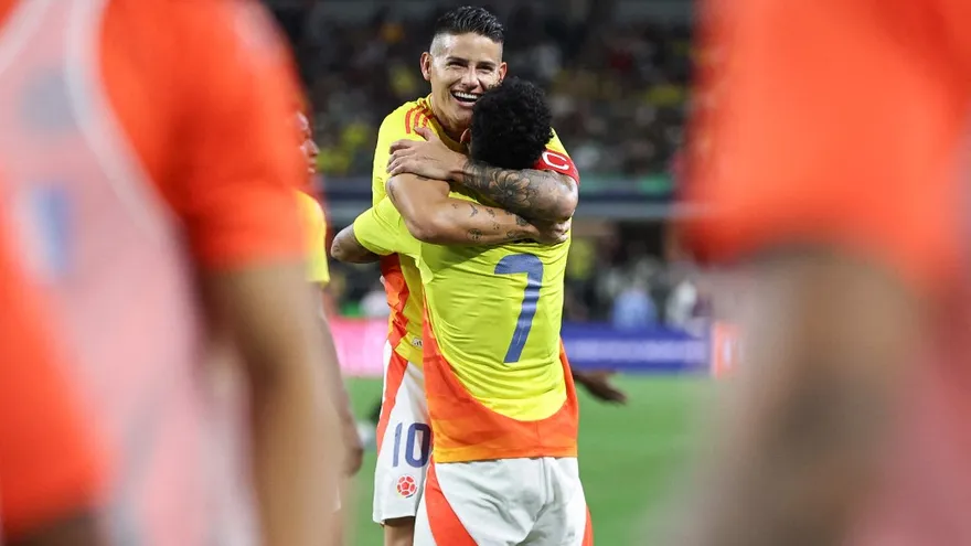 James Rodríguez y Luis Díaz de la Selección Colombia