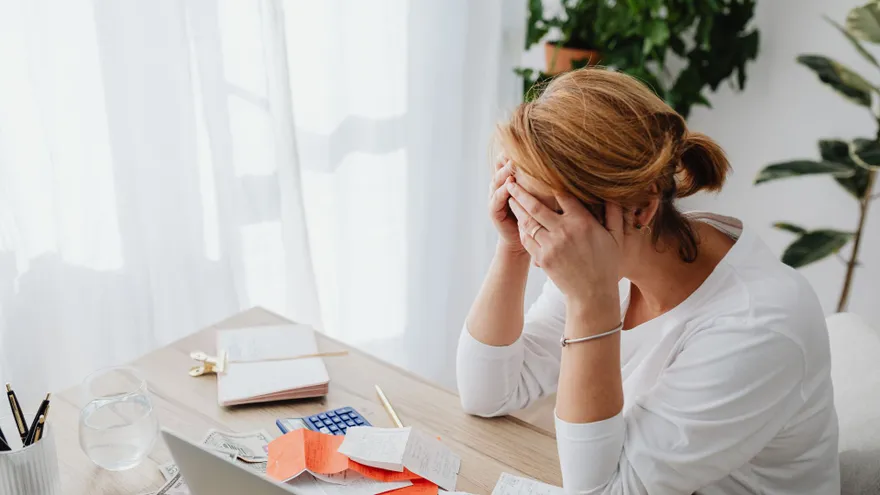 Aprueban en tercer debate proyecto de ley que regula cobranzas y busca frenar el hostigamiento a deudores