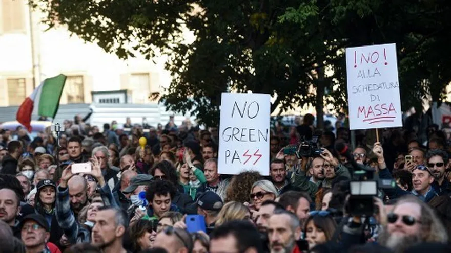 Miles de manifestantes en Roma, Italia