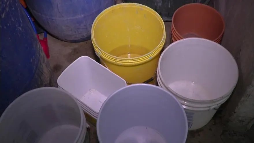 Residentes de El Peñón en Las Cumbres pasan páramos por falta de agua