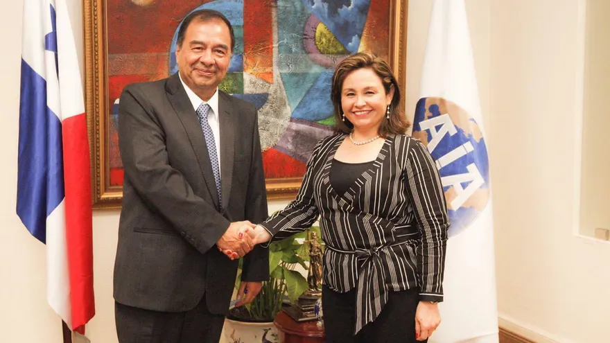 Procuradora Kenia Porcell se reúne con el fiscal general de Colombia