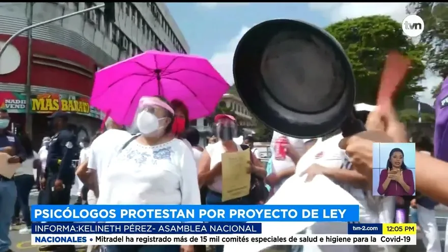 Psicólogos protestan en contra de proyecto de ley