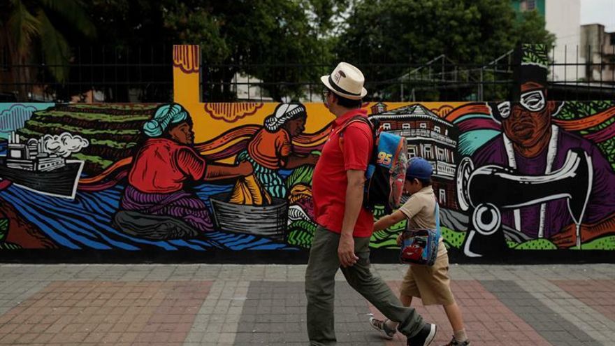 'Colores afro contra discriminación' narra un mural de historia en Panamá