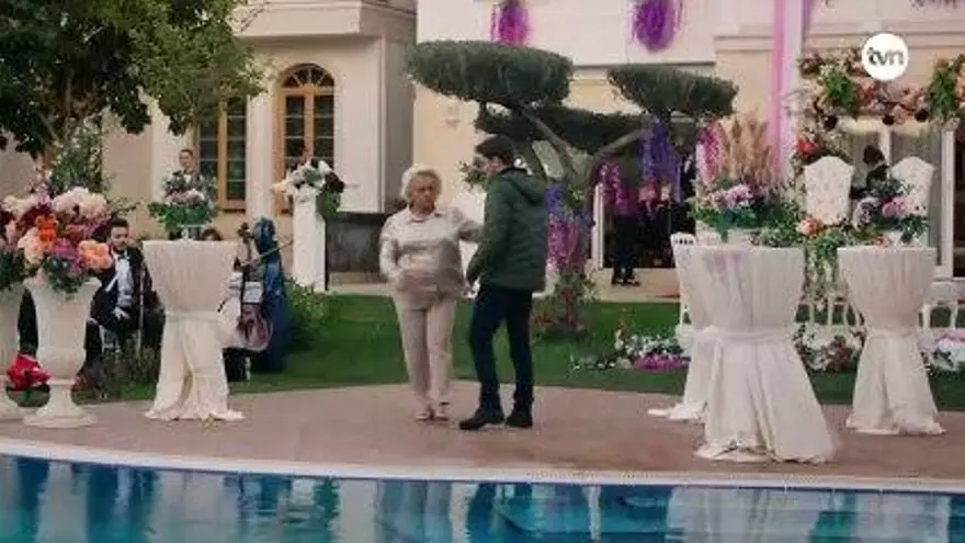 Destinos cruzados: Toprak está casi, casi claro; Fidan llora al ver a su hijo vestido para la boda