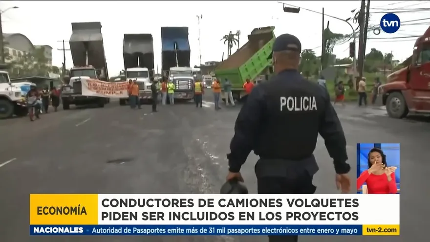 Camioneros cierran vías en Colón