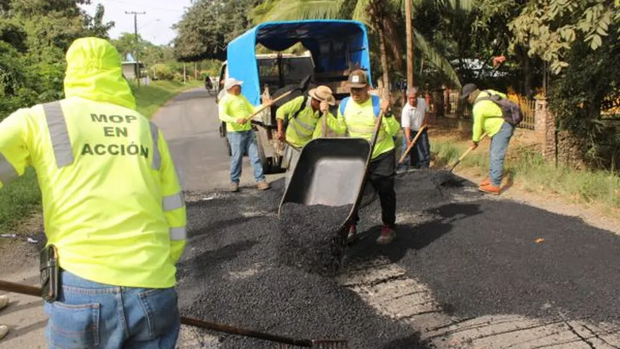 El personal del MOP se encargará de ejecutar trabajos de bacheo en la vía Circunvalación Penonomé y La Pintada.