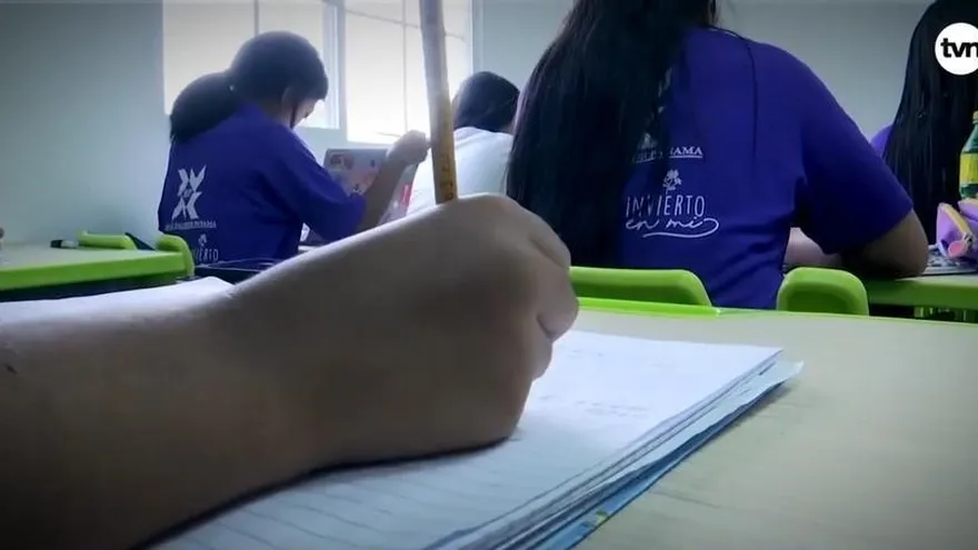 Los restos de ser madre a temprana edad.