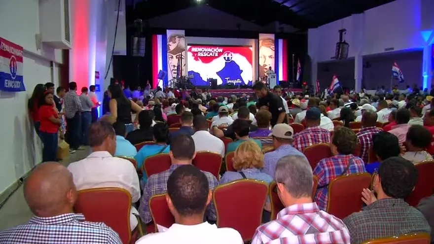 Dirigencia del PRD reúne aspirantes a delegados