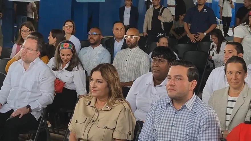 El embajador de Estados Unidos en Panamá, Kevin Cabrera y la primera dama, Maricel Cohen de Mulino.