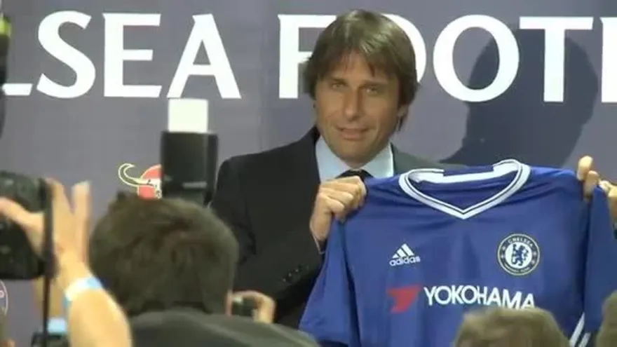 Conte presentado como nuevo entrenador del Chelsea