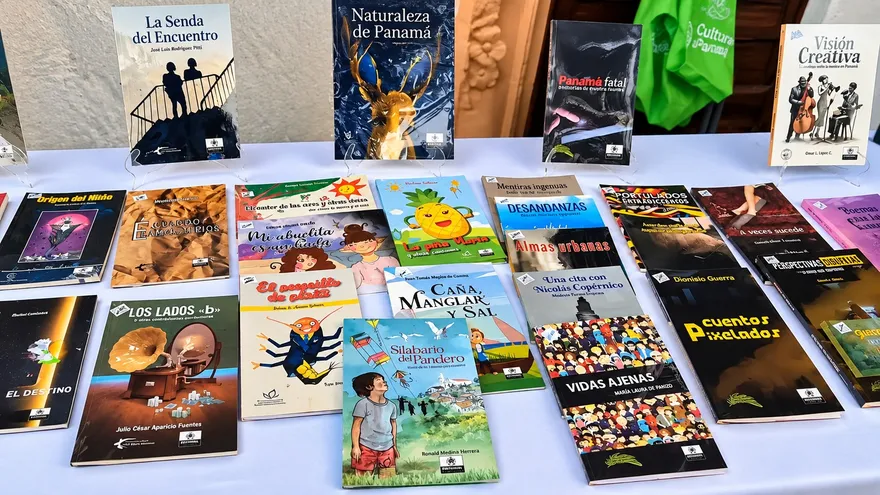 Por segundo año consecutivo se lleva a cabo la feria del libro en Antón