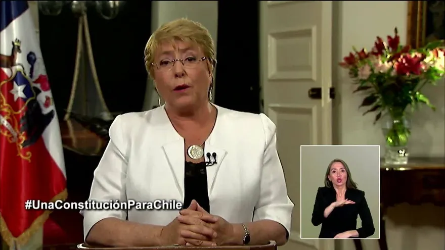 A seis días de dejar el poder, Bachelet pide nueva Constitución