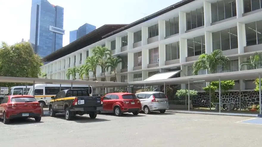 Imagen de la fachada del colegio José Antonio Remón Cantera.