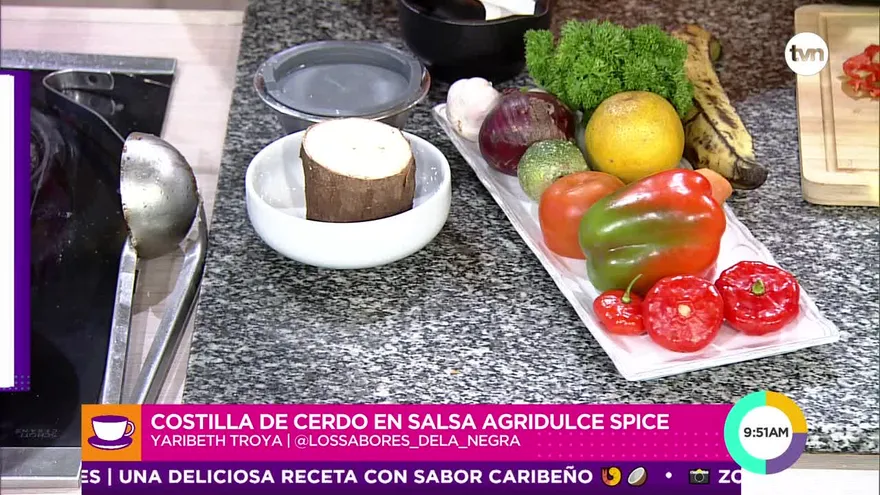La chef Yaribeth Troya, de Los Sabores de la Negra, nos deleita con una receta llena de sabor: costilla de cerdo en salsa agridulce spice. Un plato jugoso, con el balance ideal entre lo dulce y lo salado. ¡Un manjar que no te puedes perder!