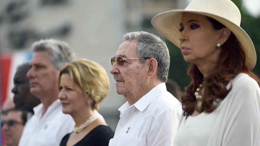 La primera dama de Panamá, Lorena Castillo de Varela participó este domingo, 20 de septiembre, junto al presidente cubano Raúl Castro y la presidenta de Argentina Cristina de Kirchner, a la Santa Misa presidida por el papa Francisco en la Plaza de la Revolución, La Habana.