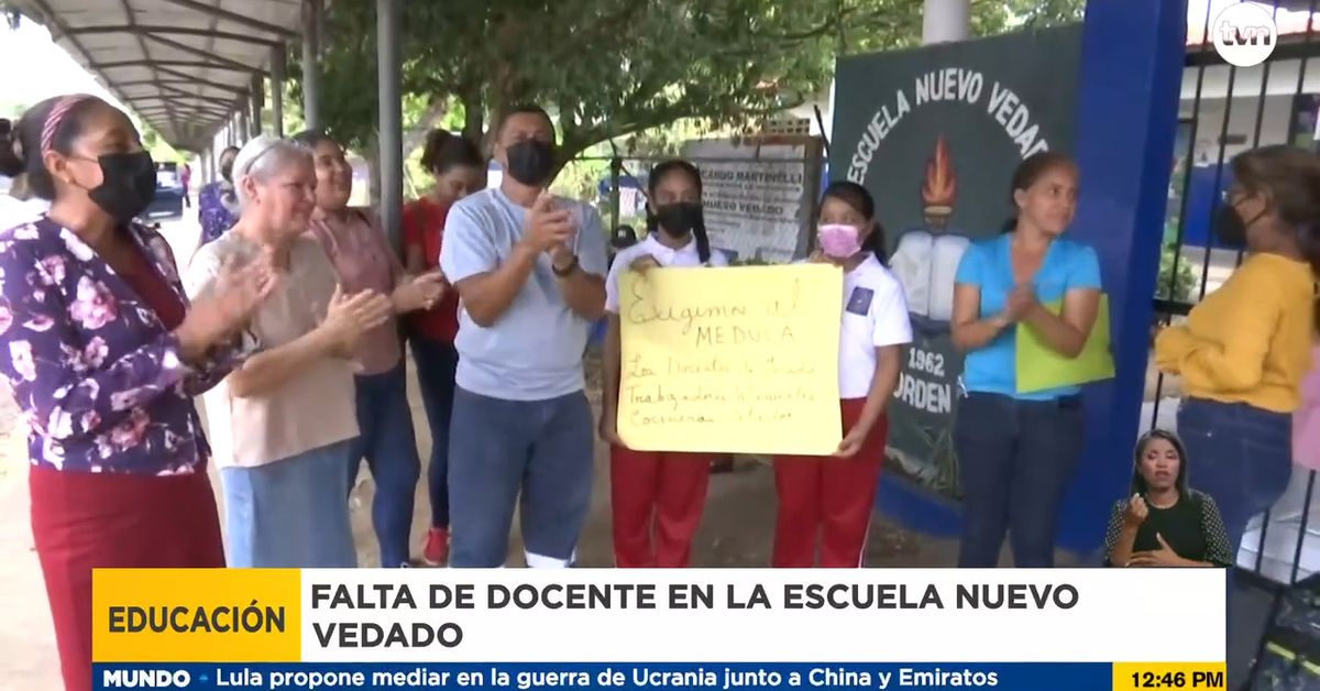 Falta de docentes: Padres de familia protestan por la falta de docentes ...