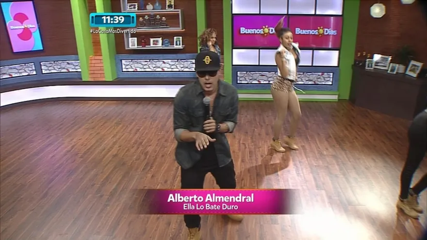 Alberto Almendral "Ella lo bate duro"