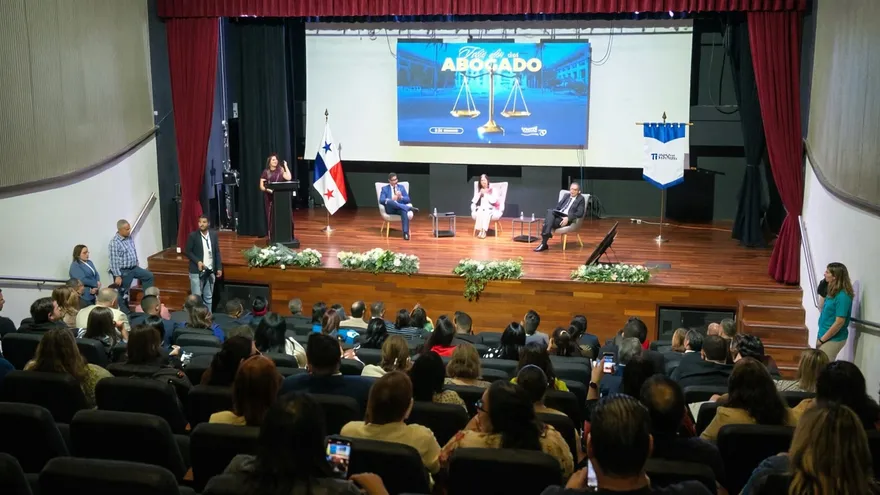 Tribunal Electoral se prepara para detectar y sancionar el uso de IA para manipular las elecciones de 2029